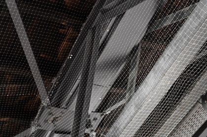Vernetzung einer Stahlkonstruktion mit Taubennetzen